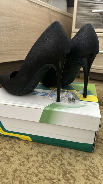 Каблук сатылады!!