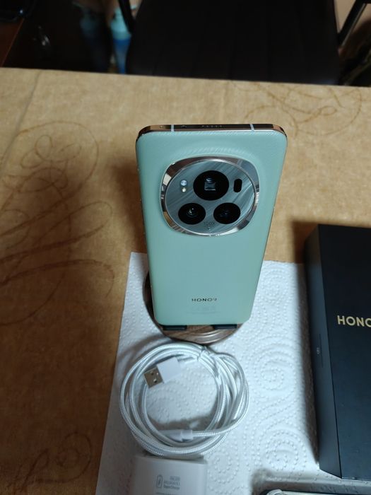 Honor Megic 6 pro 12/512.gb.