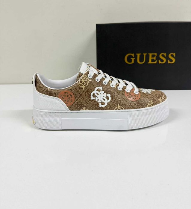 Guess Gianele 4G Peony