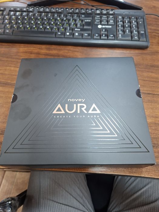 Novey AURA  premium tel