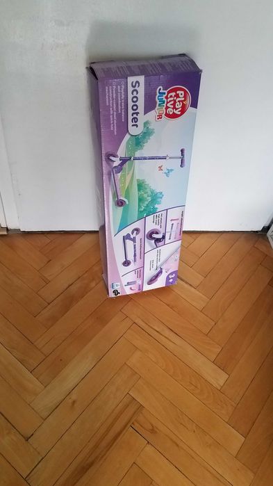 Продават се детски велосипед и тротинетка