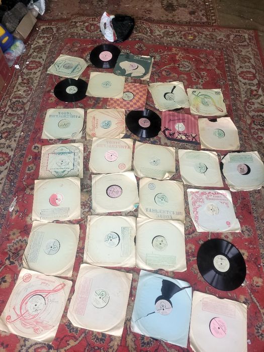 Патефон старый продам