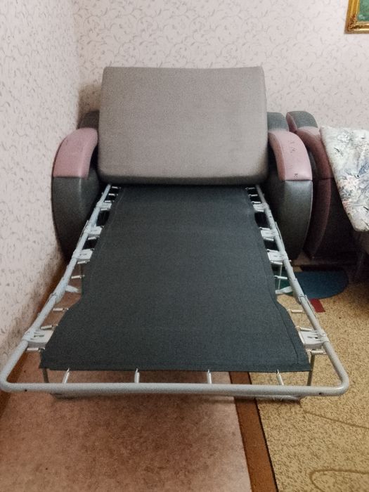 Продаётся уголок отдыха.