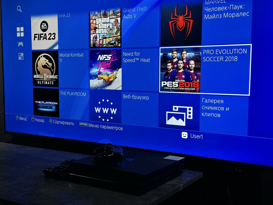 Playstation 4Pro/1Tb Топ игры и один джойстик!