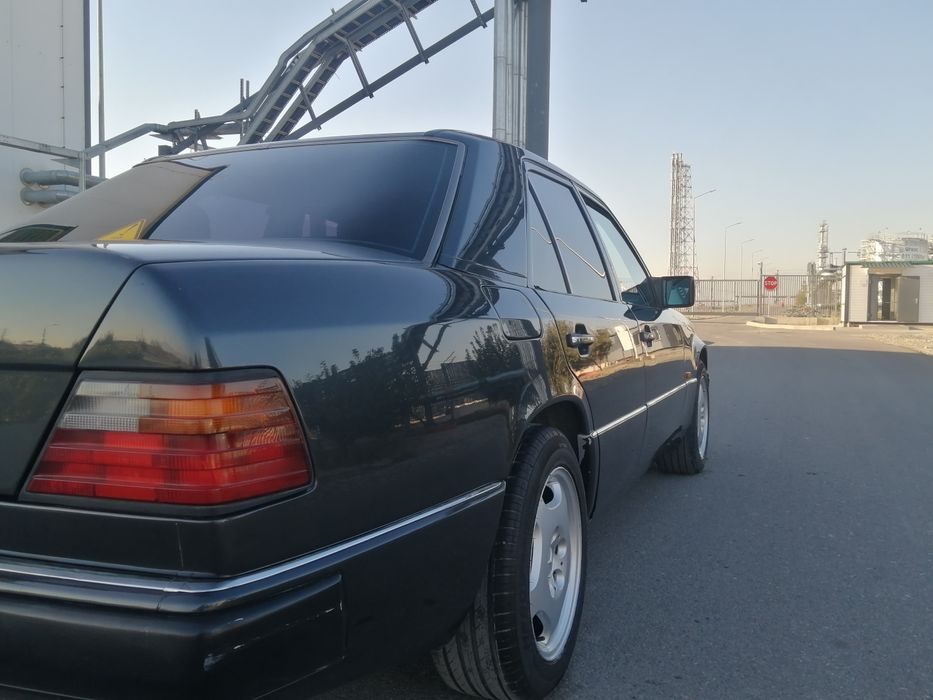 Мерседес 124 е 200