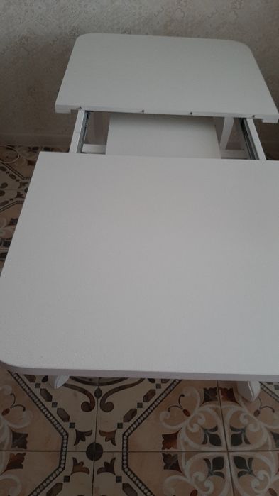 Столы для гостиной