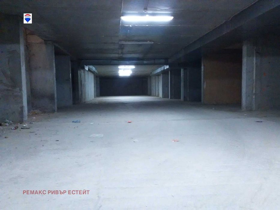 две паркоместа за продажба кв. Родина 1