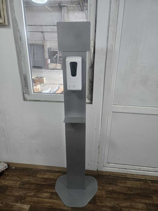 Stativ metalic cu dozator automat pentru săpun și dezinfectant
