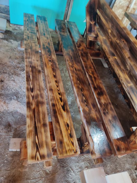 Продам комплект: стол и скамейки