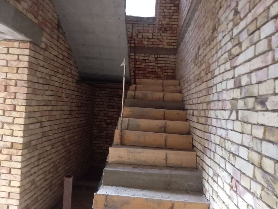 Ханторе тарепте 2 этажлы уй сатылады