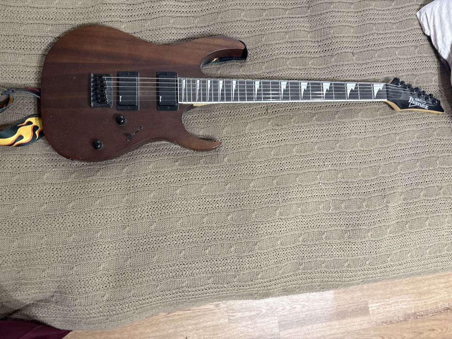 Электро гитара ibanez