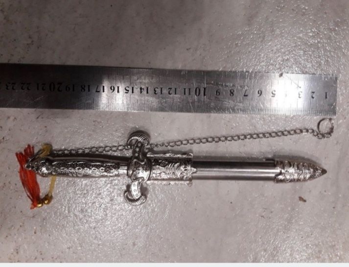 Срасив синжал,нож,кортик кама