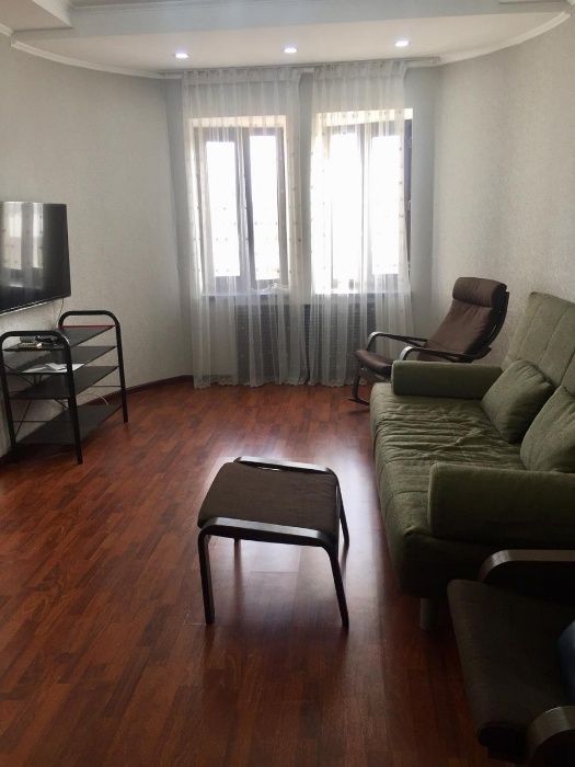 Сдам 3 км. квартиру, пр. Кунаева