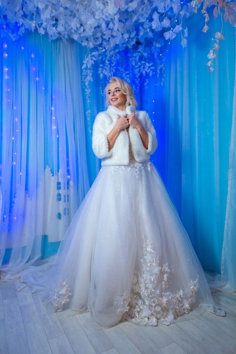 Свадебные белые шубки