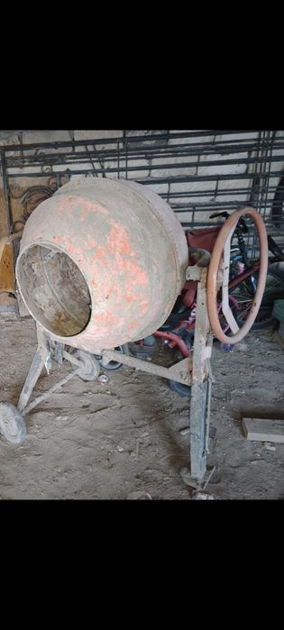 Бетономешалка б/у.