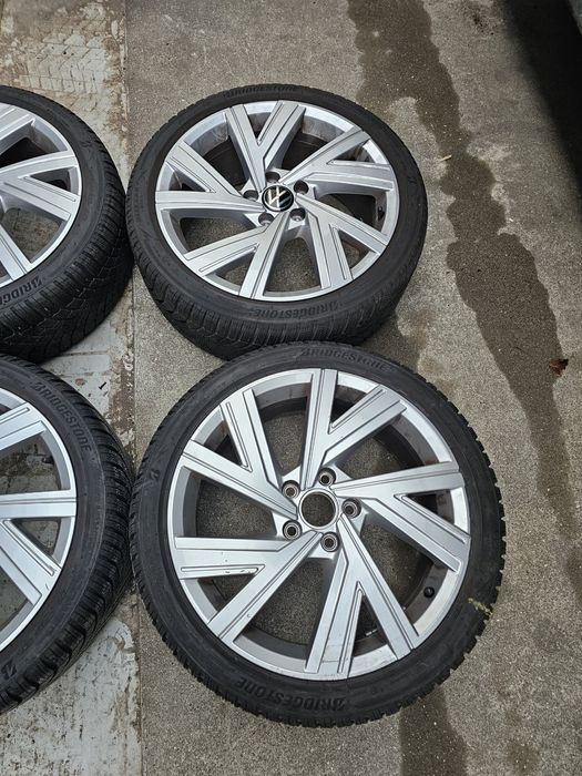 Jante originale VW R line r18 Bergamo cu cauciucuri de iarna