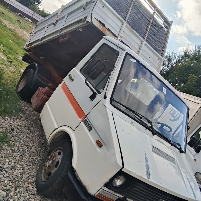 Iveco basculabil trei părți