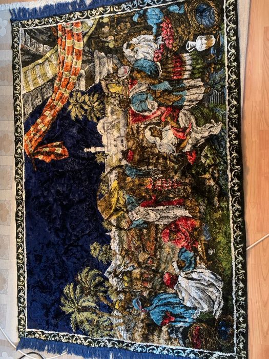 Carpeta veche de vânzare