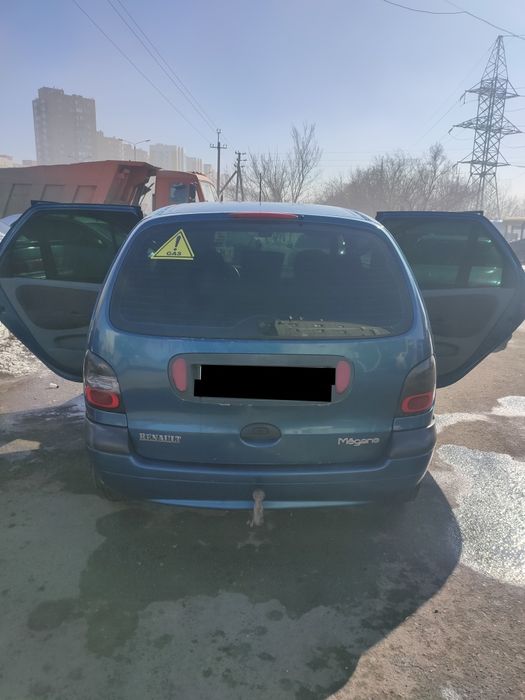 Машина минивэн Renault Scenic