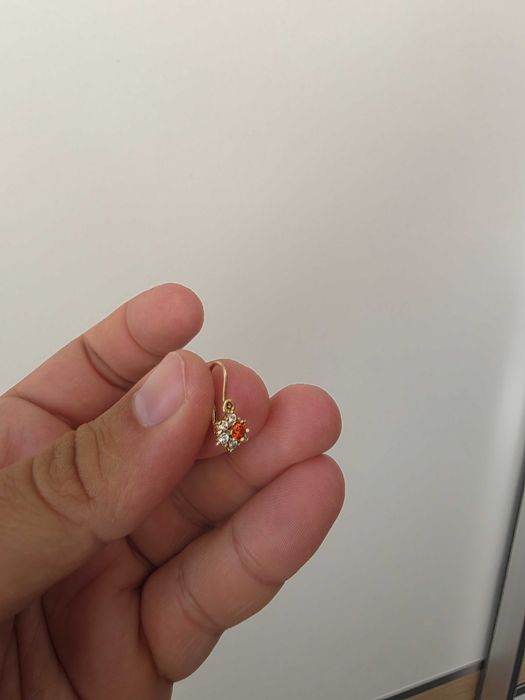 1 cercel din aur, 14k, 585, 1.04grame, cu pietre, in forma de floare
