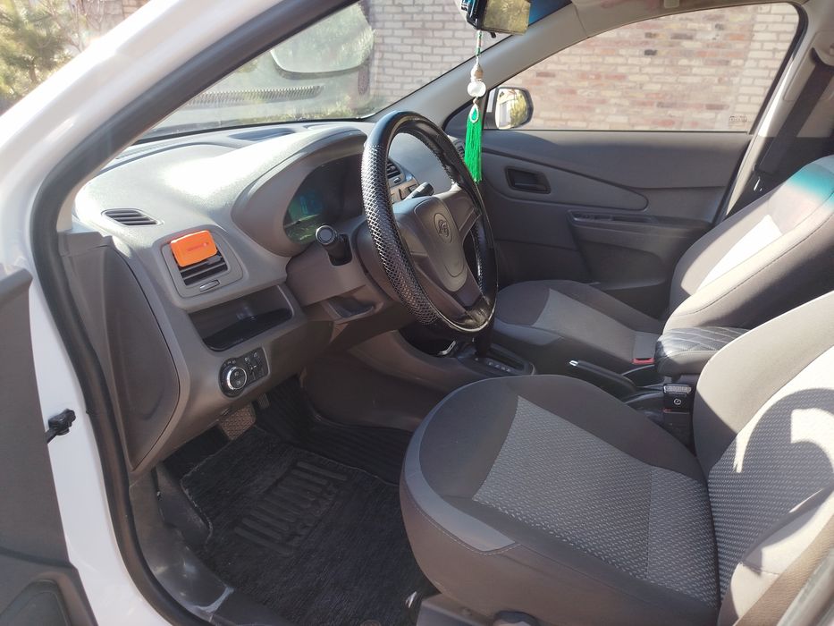 Cobalt ravon R4 sotiladi