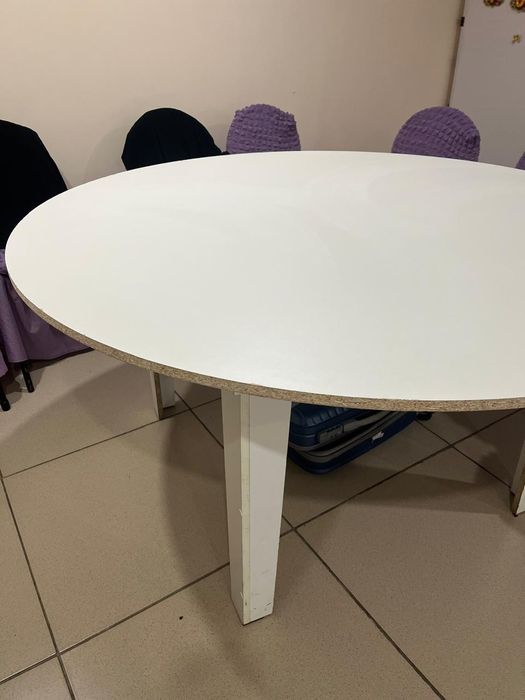 Продам круглый стол ,стулья