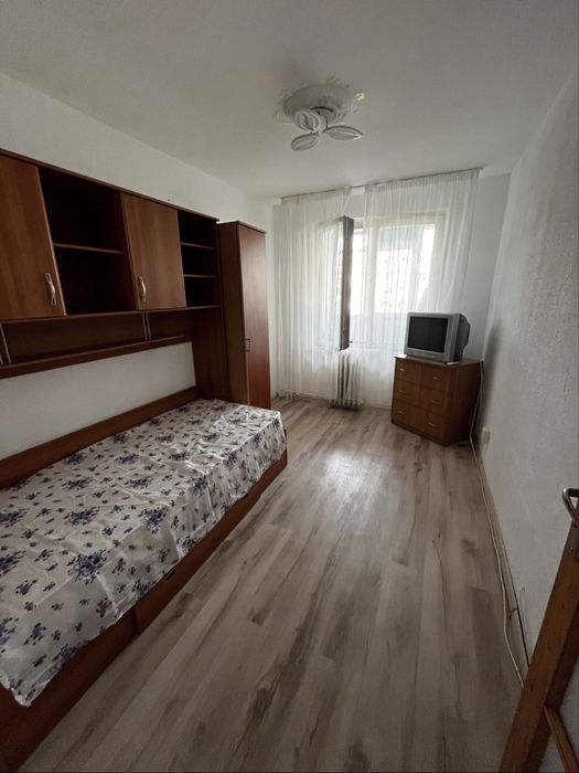 Închiriere apartament cu 4 camere