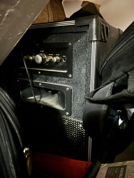 Boxe cu connectare prin cablu