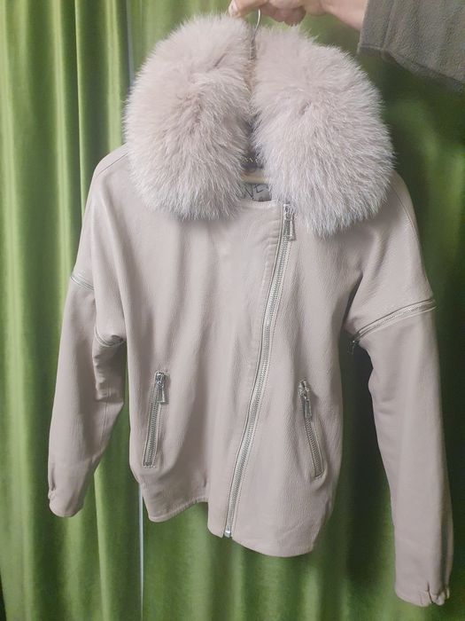 Geacă  piele naturală cu guler de vulpe