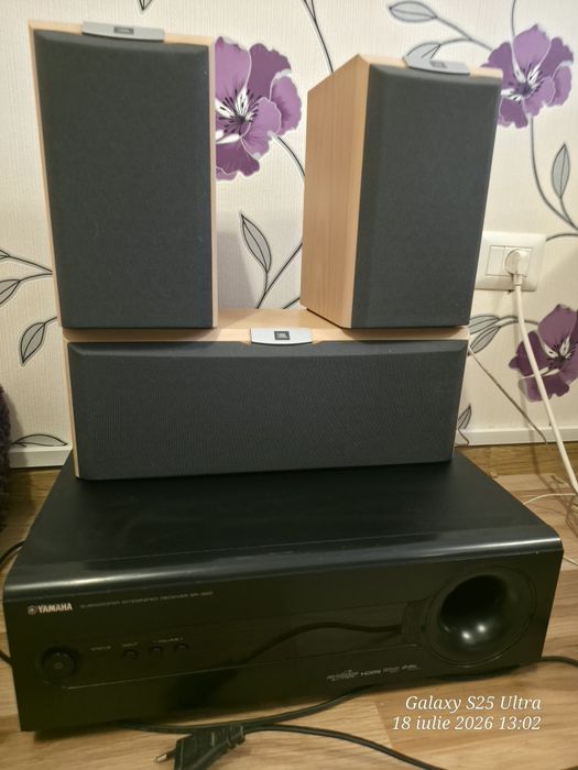 Sistem Home Cinema Yamaha SR-300 + 3 boxe JBL + telecomandă Logitech Harmony One
