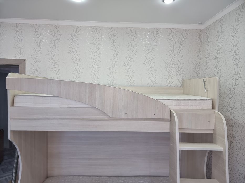 Продам двух ярусную кровать