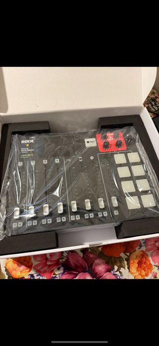 Vand mixer rodecaster pro!!!pret fixxx!!!