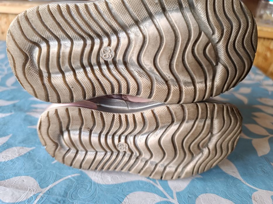 Продам кроссовки для девочки!