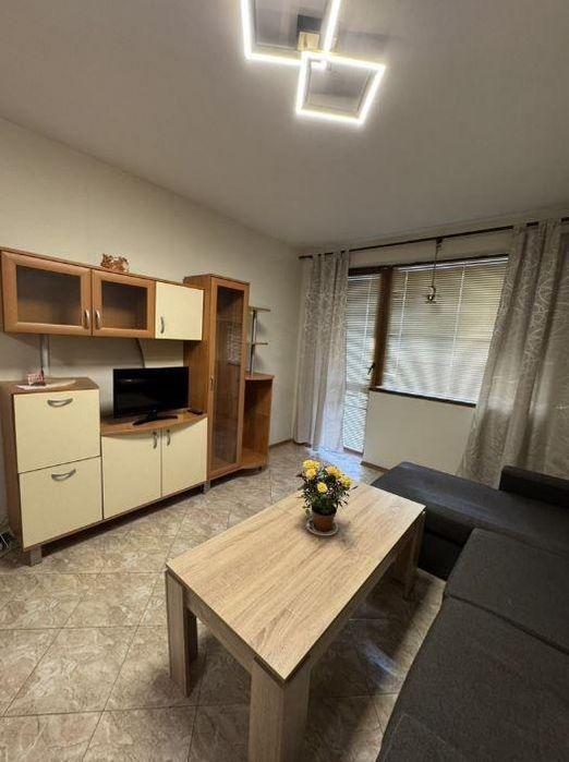 Двустаен апартамент, под наем, Център