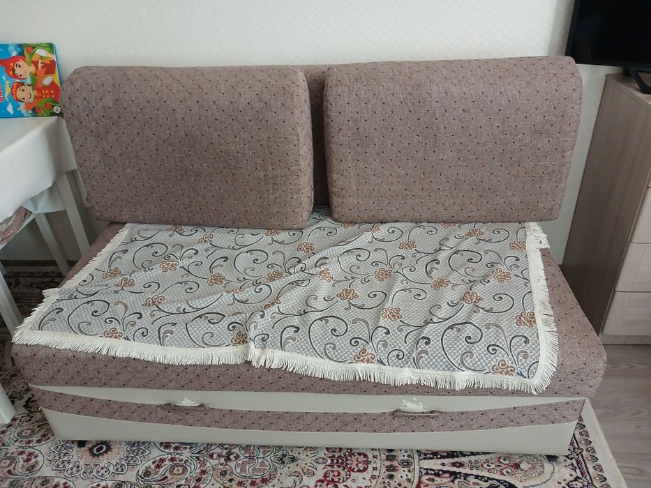 Диван,  раздвигается
