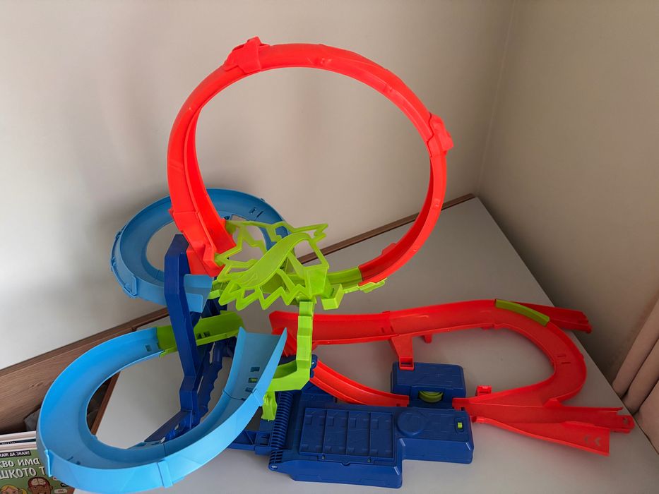 Писта за коли hot wheels