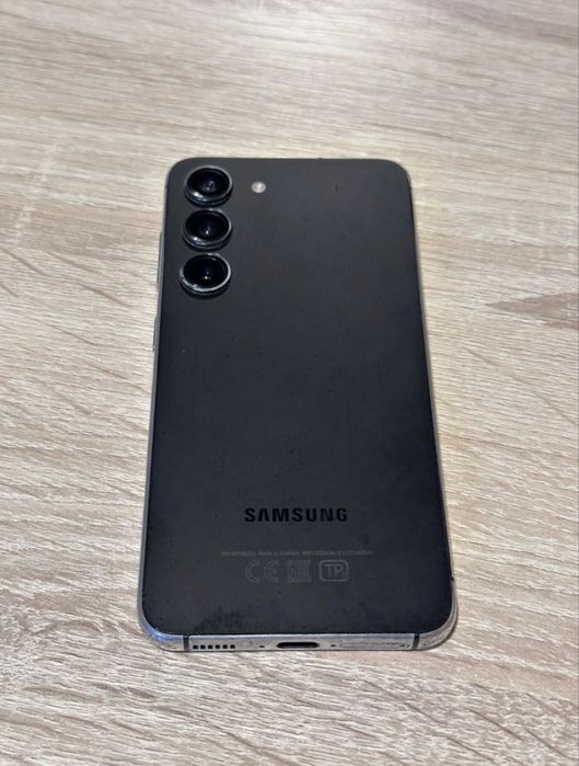 Продаю Samsung S23 в идеальном состояние