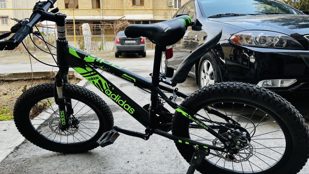 Велосипед среднего размера