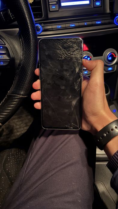 Samsung A80 с хорошим