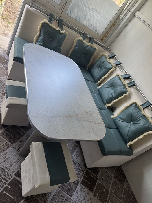 Сифатли кухини угалок+ стол+ пуфик