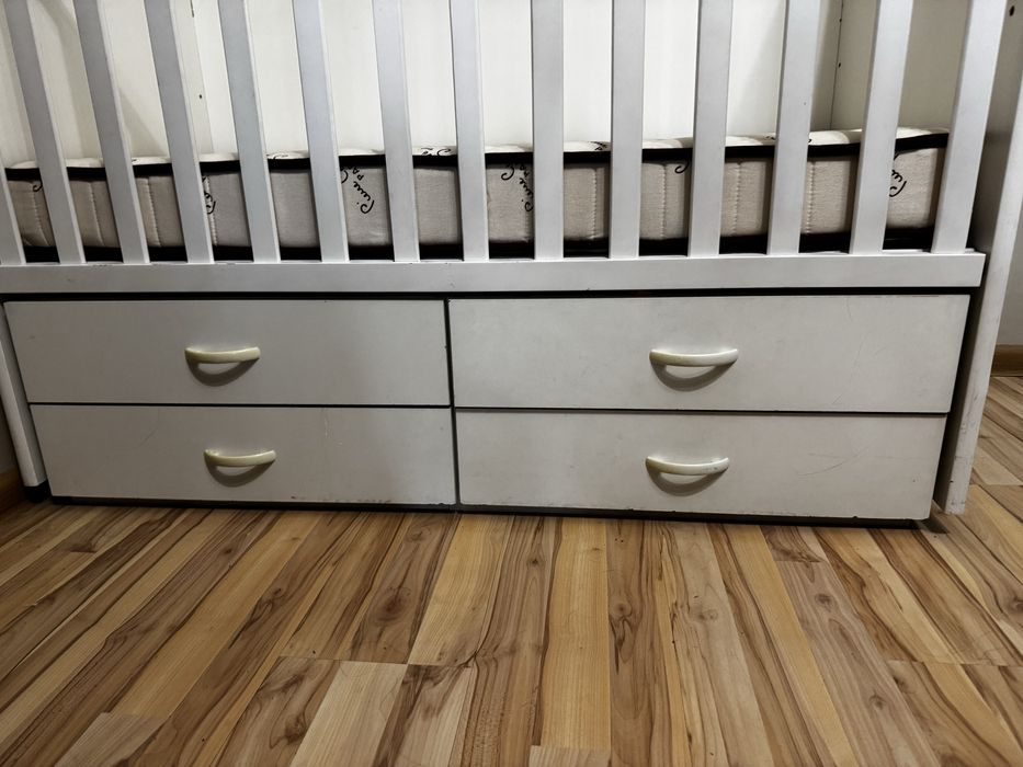 Бебешка/детска дървена кошара и матрак