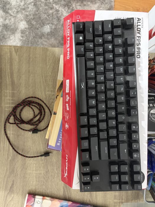 Tastatura hyperx cherry mx red