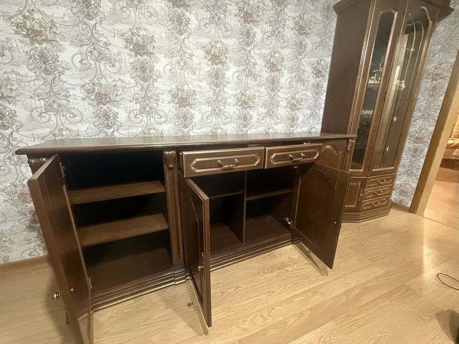 Деревянный шкаф+сервант+деревянный шкаф