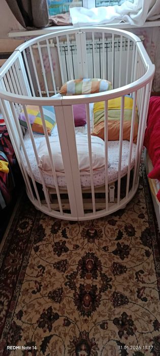 Срочно продам детскую кроватку качалку