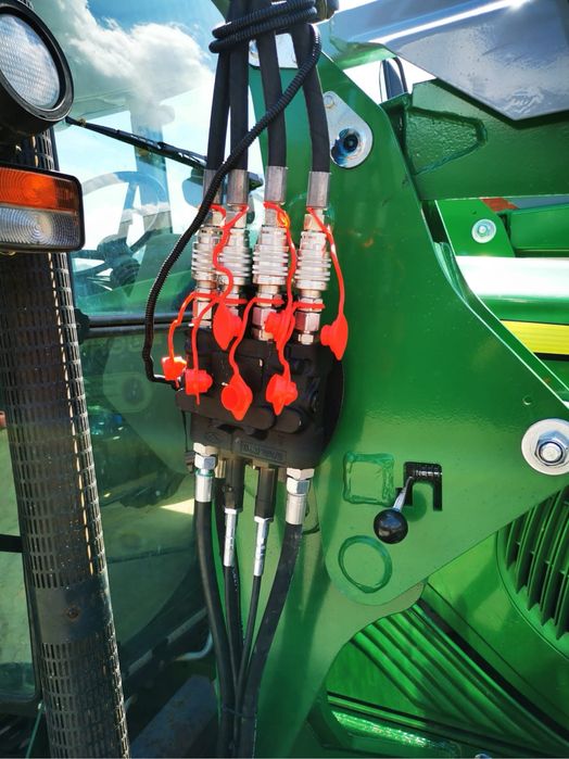 Incarcator frontal tractor