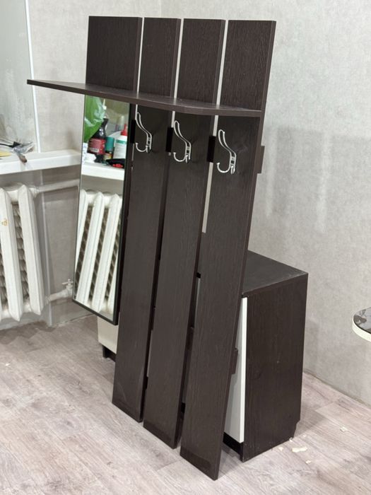 Продам прихожку из двух частей