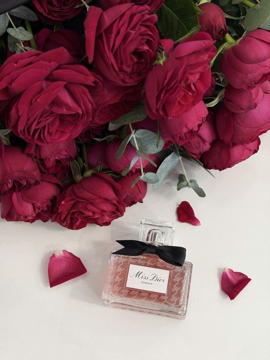 Продается парфюм Miss Dior essence