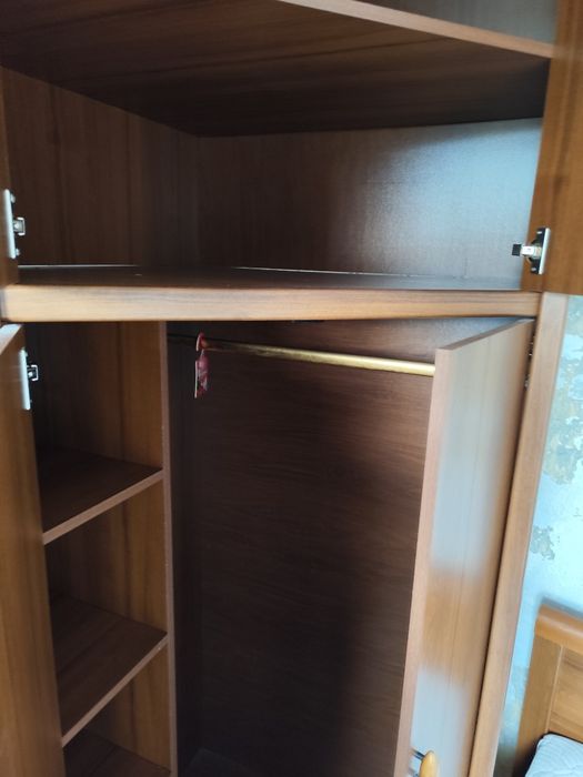 Угловой шкаф в отличном состоянии