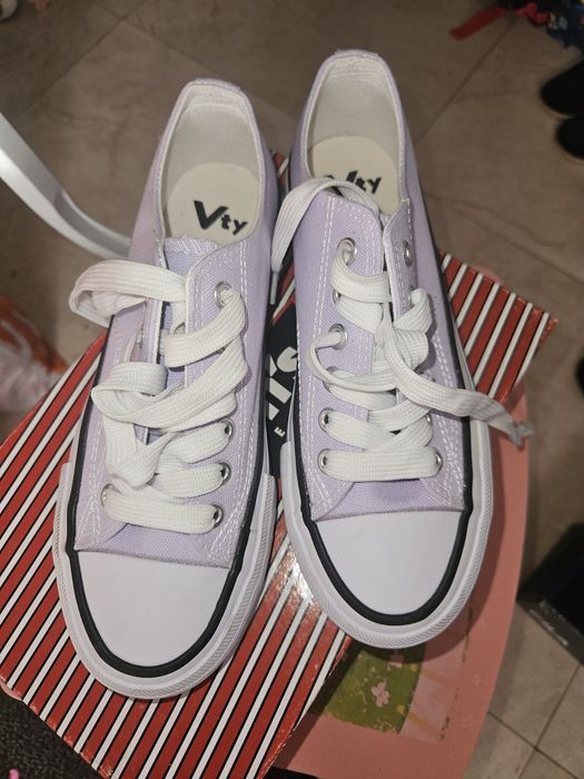 Vand adidasi ca noi, Deichman, gen Converse, marimea 36