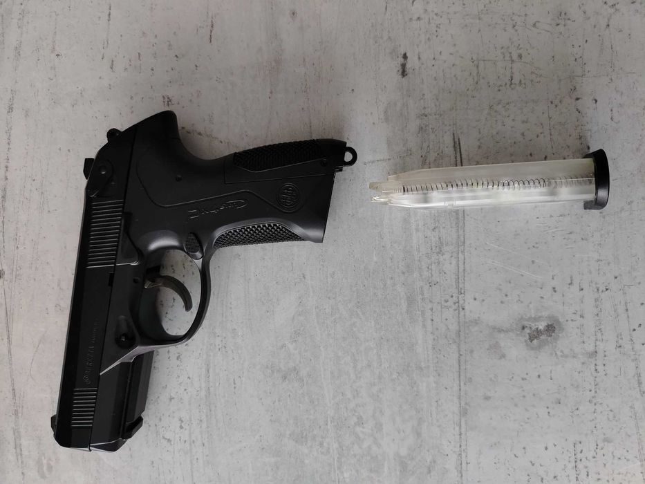 Pistol Airsoft cu bile